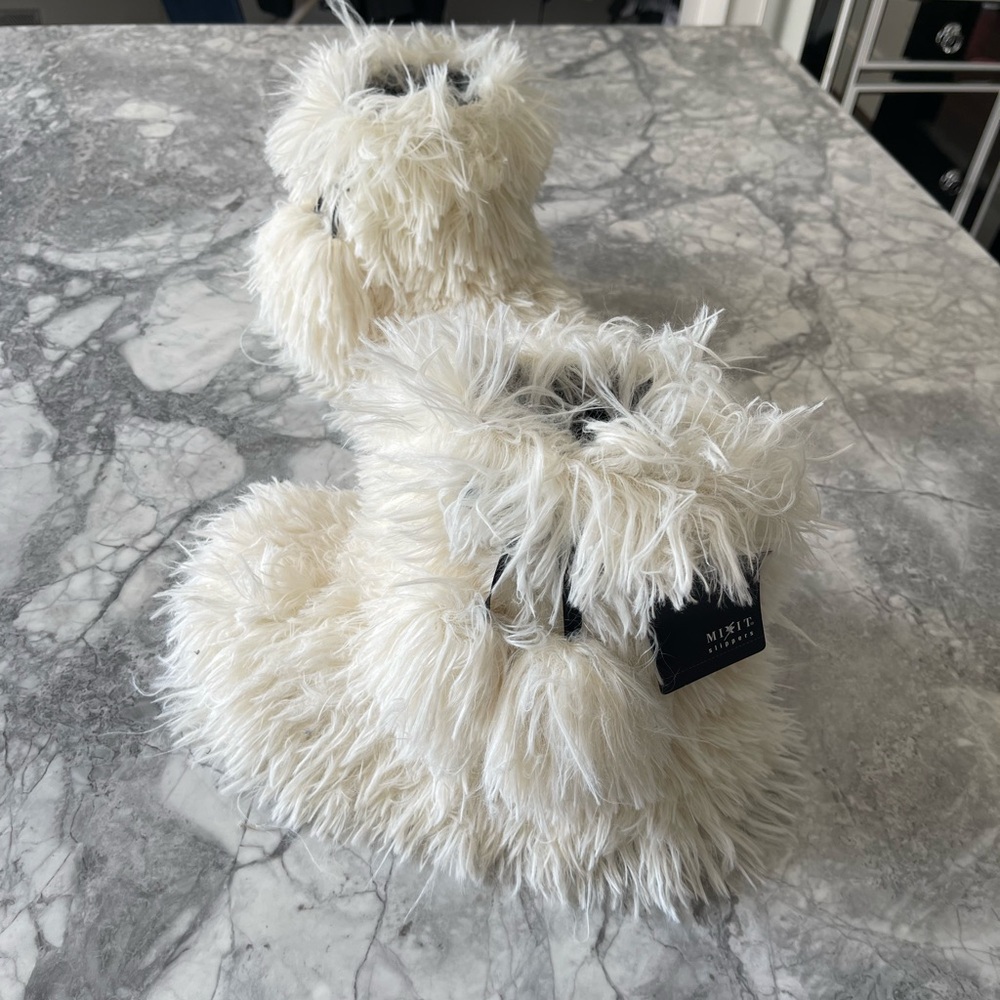 New! Mixit Fluffy White Slippers size M